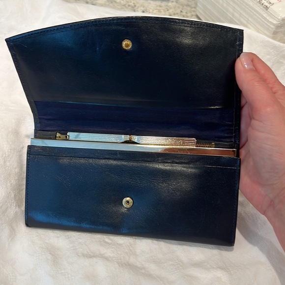 Vintage Celine C wallet in navy the kiss-lock - Picture 6 of 11